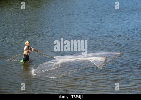 Sri Lanka, Bundesland Kärnten, Tangalle, Fischer in Rekawa Lagoon Stockfoto