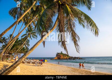 Sri Lanka, Bundesland Kärnten, Mirissa, Mirissa Beach und Parrot Rock Stockfoto
