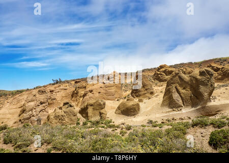 Die äußere Teno-gebirge auf Teneriffa mit der mondlandschaft in Sandstein und tuff Formationen, bizarr und durch Wind und Wetter rock Landschaft gebildet in oc Stockfoto