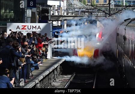 Einer der neuen LNER von Azuma Züge kommt auf Gleis 8 im Bahnhof King's Cross in London. Stockfoto