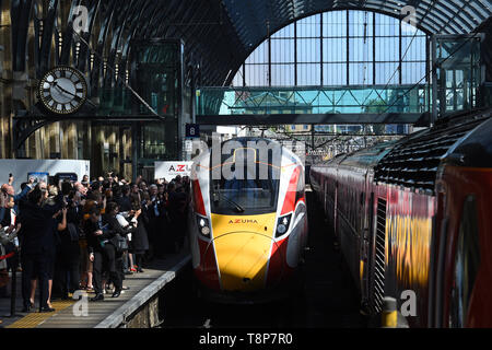 Einer der neuen LNER von Azuma Züge kommt auf Gleis 8 im Bahnhof King's Cross in London. Stockfoto