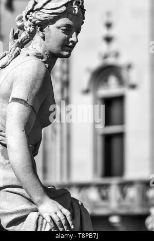 Hamadryad, eine Statue aus dem 17th. Jahrhundert, ist von der Seite gesehen, auf dem Biltmore Estate in Asheville, NC, USA Stockfoto