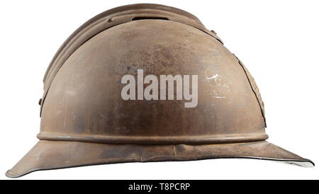 Ein M1916 Stahlhelm der Russischen Infanterie Braun Lack, Russischen Doppeladler Emblem. Braunes leder Futter und Kinnriemen, Gebrauchsspuren. historischen, historische, 20. Jahrhundert, Additional-Rights - Clearance-Info - Not-Available Stockfoto