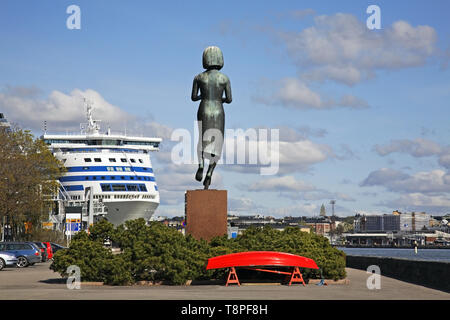 Skulptur von Frau am Bahndamm in Helsinki. Finnland Stockfoto