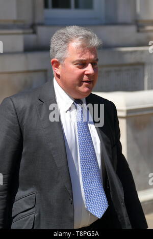 London, Großbritannien. 14. Mai 2019. Vorsitzender der Konservativen Partei Brandon Lewis verlässt das Cabinet Office nach der heutigen Brexit Diskussion. Quelle: Uwe Deffner/Alamy leben Nachrichten Stockfoto