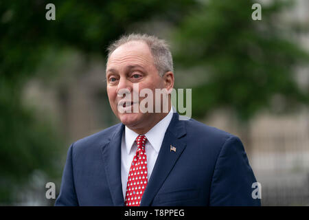 Washington DC, USA. 14 Mai, 2019. United States House Minderheit Peitsche Steve Scalise (Republikaner von Louisiana) spricht mit den Medien das Weiße Haus in Washington, DC, 14. Mai 2019. Quelle: Chris Kleponis/CNP | Verwendung der weltweiten Kredit: dpa/Alamy leben Nachrichten Stockfoto