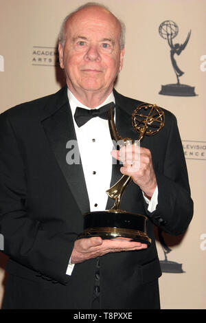 Mai 14, 2019: Los Angeles, Kalifornien, USA: Datei: Schauspieler und Comedian Tim Conway, am besten bekannt für seine Emmy ausgezeichneten Arbeiten über "Die Carol Burnett Show", am Dienstag morgen gestorben. Er war 85. Im Bild: Sep 13, 2008 - Los Angeles, Kalifornien, USA - Schauspieler Tim Conway an der 60th Primetime Creative Arts Emmy Awards auf der Nokia Theater statt. Credit: Paul Fenton/ZUMAPRESS.com/Alamy leben Nachrichten Stockfoto