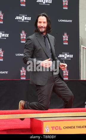 Hollywood, Ca. 14 Mai, 2019. Keanu Reeves, Keanu Reeves Hand und Fuß drucken Zeremonie an der TCL Chinese Theater Imax in Hollywood, Kalifornien am 14. Mai 2019. Credit: Faye Sadou/Medien Punch/Alamy leben Nachrichten Stockfoto