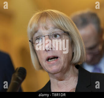 Washington, District of Columbia, USA. 14 Mai, 2019. United States Senator Patty Murray (Demokrat von Washington) spricht mit den Mitteln der Capitol Hill in Washington, DC, 14. Mai 2019. Quelle: Chris Kleponis/CNP Credit: Chris Kleponis/CNP/ZUMA Draht/Alamy leben Nachrichten Stockfoto