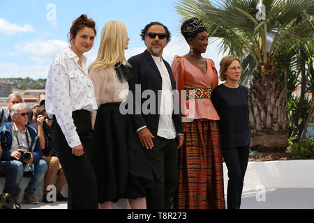 Cannes, Frankreich. 14 Mai, 2019. Jury Präsident Alejandro Gonzalez Inarritu und die Frauen Mitglieder seiner Jury besucht die Jury photocall während der 72Nd Cannes Film Festival (Credit: Mickael Chavet/Projekt Daybreak/Alamy Live News) Credit: Mickael Chavet/Alamy leben Nachrichten Stockfoto