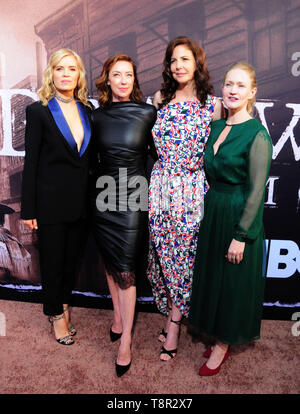 Los Angeles, Kalifornien, USA, 14. Mai 2019 (L-R) Schauspielerinnen Kim Dickens, Molly Parker, Robin Weigert und Paula Malcomson Los Angeles Premiere von HBO Filme "TOTHOLZ am 14. Mai 2019 An Cinerama Dome in Los Angeles, Kalifornien, USA. Foto von Barry King/Alamy leben Nachrichten Stockfoto