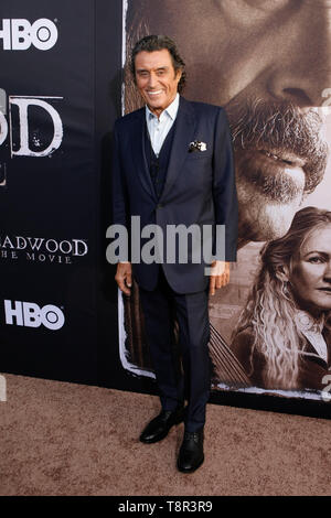 Los Angeles, CA - 14. Mai: Ian McShane besucht die Los Angeles Premiere der HBO 'Deadwood' an Cinerama Dome am 14. Mai 2019 in Los Angeles CA. Credit: Absturz/imageSPACE/MediaPunch Credit: MediaPunch Inc/Alamy leben Nachrichten Stockfoto