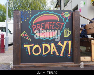 Bierfest in einem typischen englischen Pub - Watford Stockfoto