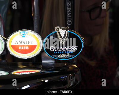 Guinness & Amstel Zeichen tippen Stockfoto