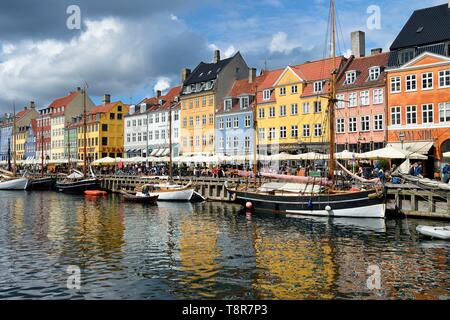 Dänemark, Seeland, Kopenhagen, Nyhavn (neuer Hafen), bunte Fassaden der Nyhavn Wharf Stockfoto