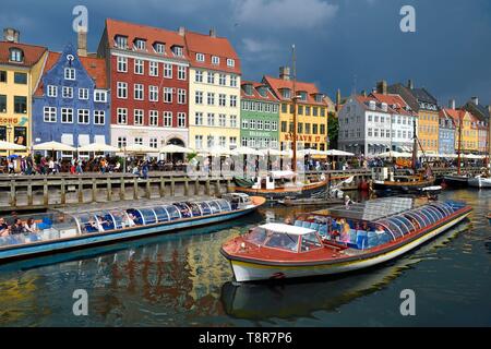 Dänemark, Seeland, Kopenhagen, Nyhavn (neuer Hafen), bunte Fassaden der Nyhavn Wharf Stockfoto