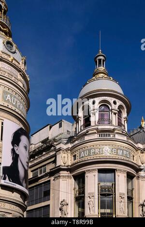 Frankreich, Paris, dem Boulevard Haussmann, die Fassade und die goldene Kuppel des Kaufhauses Le Printemps am Boulevard Haussmann Stockfoto