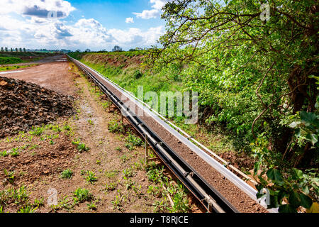 Förderband Zuführung des Materials zu Hanson Zuschlagstoffe, Earls Barton Steinbruch, Grendon Straße. Earls Barton, Northamptonshire, Großbritannien. Stockfoto