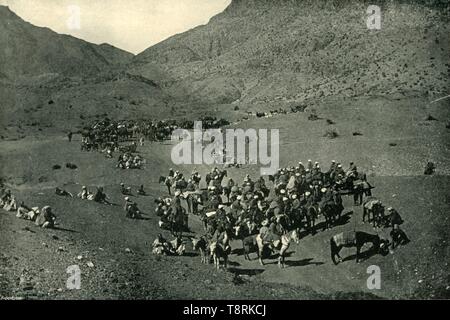 "Karawane Durch den Khyber Pass", 1901. Schöpfer: Bourne & Hirte. Stockfoto