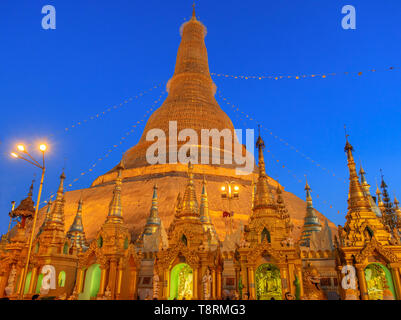 Die Shwedagon-pagode in Yangoon (Myanmar) Stockfoto