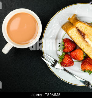 AfternoonTea Victoria Schwamm Kuchen und Tee Stockfoto