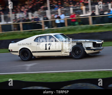 Bill Shepherd, Romain Dumas, Ford Mustang Boss 302, Gerry Marshall Trophäe, Gruppe 1 Limousine, 1970 bis 1982, 77 Mitglieder treffen, Goodwood, West Sus Stockfoto