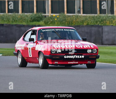 Mike Whitaker, Mike Jordan, Ford Capri III 3 Liter S, Gerry Marshall Trophäe, Gruppe 1 Limousine, 1970 bis 1982, 77 Mitglieder treffen, Goodwood, West S Stockfoto