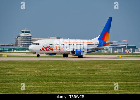 MANCHESTER, Großbritannien - 20 April, 2019: Jet2 Boeing 737-804 Urlaub Fertig zum Abflug Stockfoto