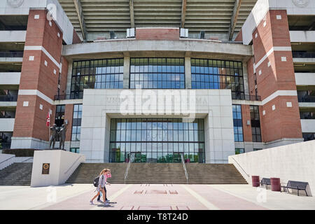 Vordere äußere Eingang zu Bryant - Denny Stadium, das Fußball-Stadion, für die Universität von Alabama in Tuscaloosa Alabama, USA. Stockfoto