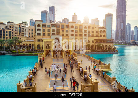 Dubai, VAE - November 28, 2018: Downtown Dubai. Blick auf die singenden Brunnen. Stockfoto