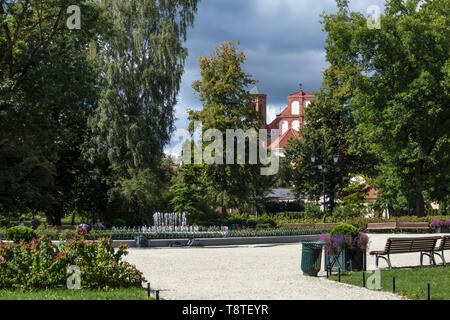 Wilna, Litauen, 14, Mai, 2019 Brunnen in der Bernhardiner Garten bei schönem Wetter. Stockfoto