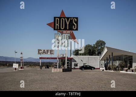 Roy's Cafe, Motel und Tankstelle, in Amboy, Kalifornien, auf der klassischen Route 66, ein Beispiel von googie Architektur Stockfoto