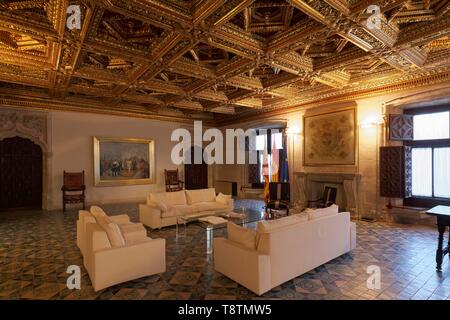 Lounge mit goldenen Kassettendecke, Palau de la Generalitat, Regierung der autonomen Region Valencia, Valencia, Spanien Stockfoto