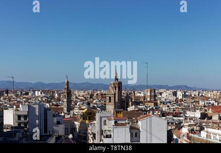 Panorama, Blick auf die Stadt, Ciutat Vella, Altstadt, Kirchtürme Micalet und Santa Caterina, Blick vom Mirador Ateneo Mercantil, Valencia, Spanien Stockfoto