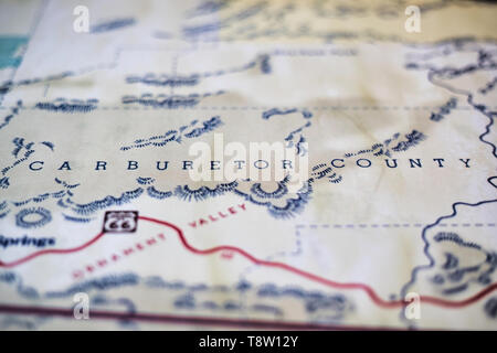 Nahaufnahme eines topographische Straßenkarte in Disney's Cars Universum - Vergaser County Stockfoto