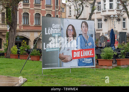 Eisenach, Deutschland - Mai 11, 2019: Blick auf ein Wahlplakat für die Europawahl der Partei Die Linke in Eisenach, Deutschland. Stockfoto