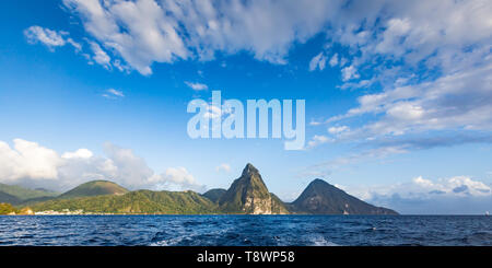 Die herrliche Pitons auf der Insel St. Lucia in der Karibik Stockfoto