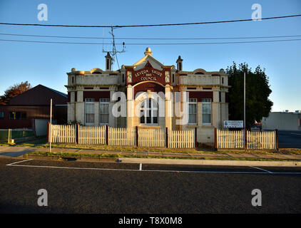 Die alte Severn Shire Rat Gebäude, 1920 erbaut, später verwendet, um eine Feuerwehr Hauptquartier und bald ein Jugendzentrum zu sein Stockfoto