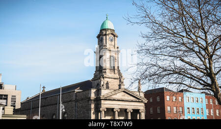 Dublin, Irland - 11. Februar 2019: Saint Paul Kirche Architektur Detail an einem Wintertag Stockfoto