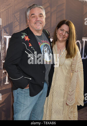 Los Angeles, USA. 14 Mai, 2019. W. Earl Brown, Carrie Paschall besucht die LA Premiere der HBO 'Deadwood' im Cinerama Dome am 14. Mai 2019 in Los Angeles, Kalifornien Quelle: Tsuni/USA/Alamy leben Nachrichten Stockfoto