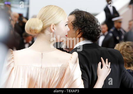 Elle Fanning und Alejandro Gonzalez Inarritu an der Eröffnungszeremonie und Screening von "die Toten sterben Nicht" während der 72Nd Cannes Film Festival im Palais des Festivals am 14. Mai 2019 in Cannes, Frankreich | Verwendung weltweit Stockfoto