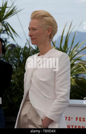 Cannes, Frankreich. 15 Mai, 2019. Cannes, Frankreich. 15 Mai, 2019. Schauspielerin Tilda Swinton am Toten nicht Film foto Anruf sterben auf dem 72 Cannes Film Festival, Mittwoch, 15. Mai 2019, Cannes, Frankreich. Foto: Doreen Kennedy/Alamy leben Nachrichten Stockfoto
