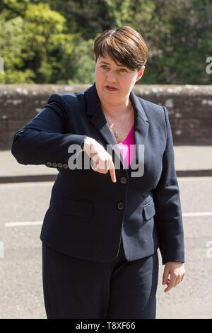 Doune, Stirlingshire, Großbritannien. 15. Mai 2019. Ruth Davidson MSP, Führer der Schottischen Konservativen & Unionist Party, besuche Deanston Destillerie in Dounde mit Ihr mdep Kandidaten für die kommenden Wahlen zum Europäischen Parlament. Credit: Colin Fisher/Alamy Leben Nachrichten. Stockfoto