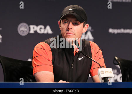 Bethpage, New York, USA. 14 Mai, 2019. Rory McIlroy spricht zu den Medien während einer Pressekonferenz in der 101 PGA Meisterschaft am Bethpage Black. Credit: Debby Wong/ZUMA Draht/Alamy leben Nachrichten Stockfoto