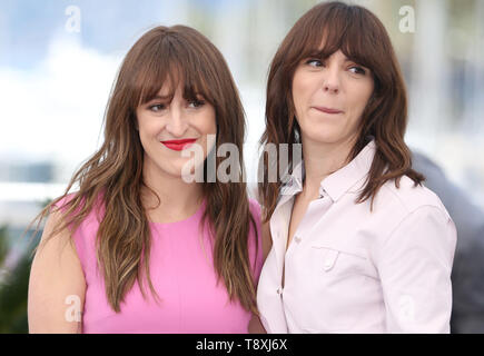 Cannes, Frankreich. 15 Mai, 2019. Schauspielerin Anne-Elizabeth Bosse (L) und Direktor Monia Chokri darstellen, während ein Fotoshooting für den Film ist ein Bruder Liebe in der Un Certain Regard Abschnitt während des 72. Filmfestival in Cannes Cannes, Frankreich, 15. Mai 2019 überprüft. Credit: Gao Jing/Xinhua/Alamy leben Nachrichten Stockfoto