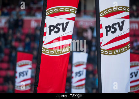 EINDHOVEN, PSV-Heracles Almelo, 15-05-2019 Fußball, niederländischen Eredivisie Saison 2018 - 2019, Philips Stadion, Fahnen mit PSV-Logo, Atmosphäre Stockfoto