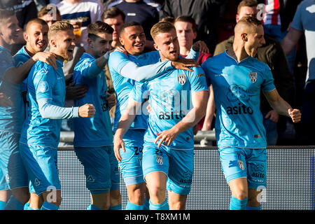 EINDHOVEN, PSV-Heracles Almelo, 15-05-2019 Fußball, niederländischen Eredivisie Saison 2018 - 2019, Philips Stadion, Heracles Almelo Spieler Joey Konings (2R) hat 0-1 gezählt Stockfoto