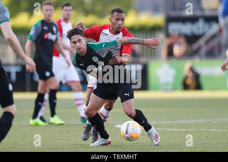 EMMEN, 15-05-2019, Saison 2018 - 2019, niederländische Eredivisie, Michael Chacon, Ludovit Reis während des Spiels FC Emmen - FC Groningen Stockfoto