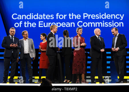 Brüssel, Belgien. 15 Mai, 2019. Die Kandidaten für die Präsidentschaft der Kommission stellen auf der Bühne vor einer Debatte im Europäischen Parlament. Credit: ALEXANDROS MICHAILIDIS/Alamy leben Nachrichten Stockfoto