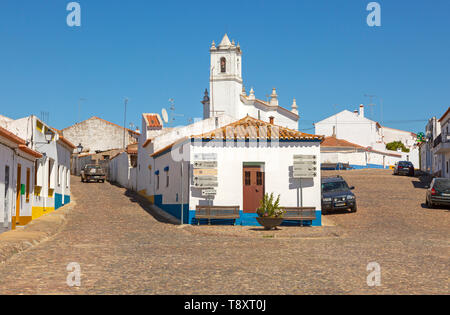 Ländliche Siedlung Dorf gepflasterten Straßen, Entradas, in der Nähe von Castro Verde, Baixo Alentejo, Portugal, Südeuropa Stockfoto